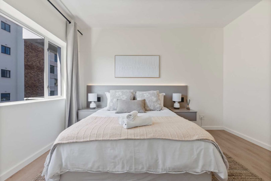 2 Bedroom Property for Sale in Sea Point Western Cape